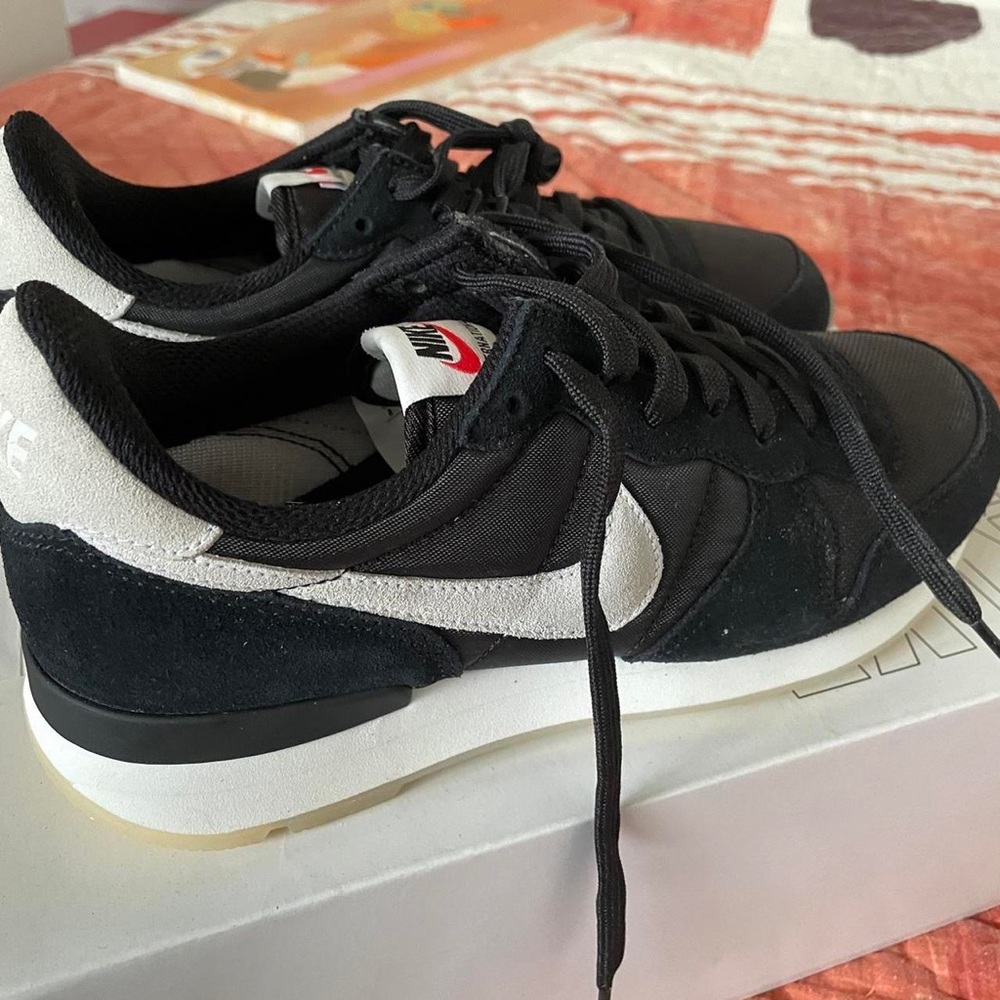 Nike by Jess W sz 8